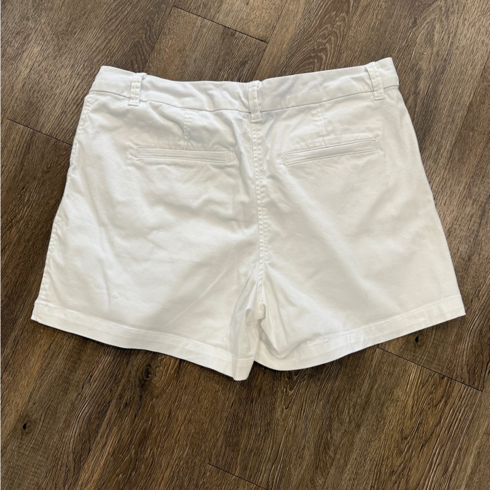 Crown & Ivy Caroline Shorts - White - Picture 2 of 3